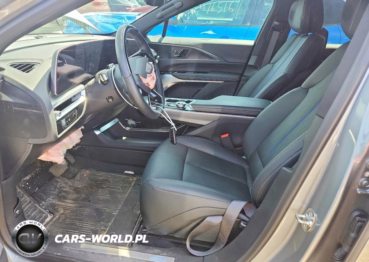 2025 Cadillac Lyriq Luxury VIN:1GYKPRRL1SZ319129 - 7