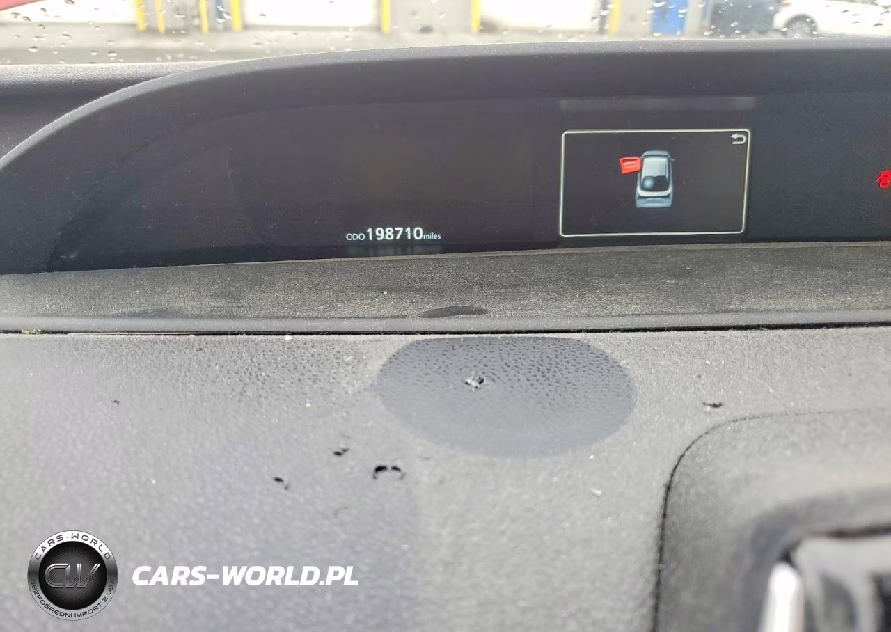 2021 Toyota Prius Le VIN:JTDKAMFU6M3140016 - 9