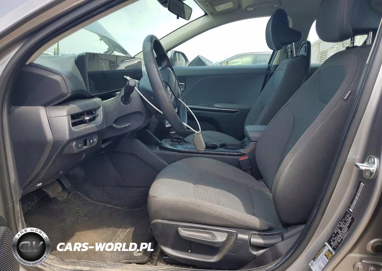 2025 Kia K4 Lxs VIN:3KPFT4DE1SE028883 - 7