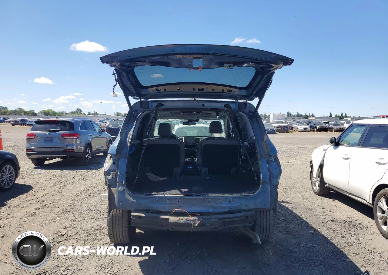 2017 Honda Pilot Elite VIN:5FNYF6H01HB079863 - 6