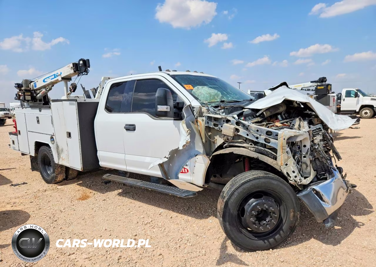 2017 Ford F550 Super Duty VIN:1FD0X5GT2HEC33218 - 4