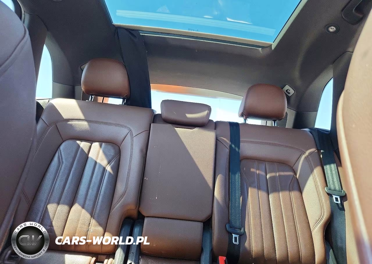 2018 Audi Q5 Premium Plus VIN:WA1BNAFY0J2114304 - 10