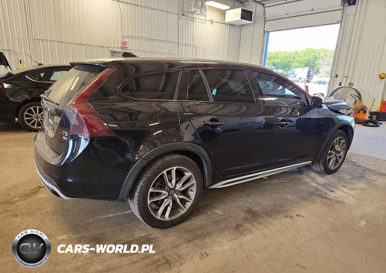 2018 Volvo V60 Cross Country Premier VIN:YV440MWK3J2056440 - 3