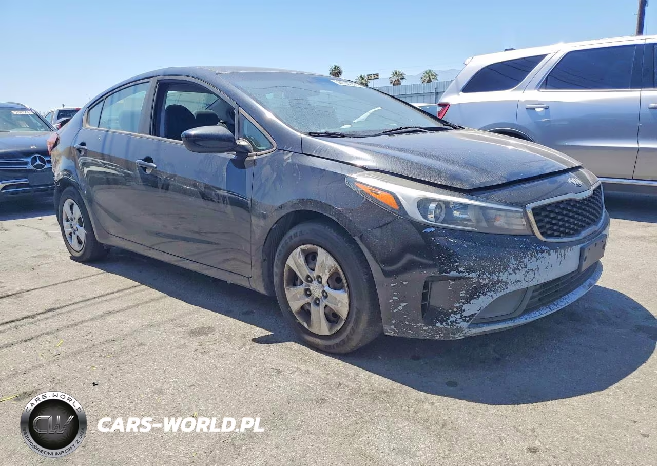 2018 Kia Forte Lx VIN:3KPFL4A7XJE199345 - 4