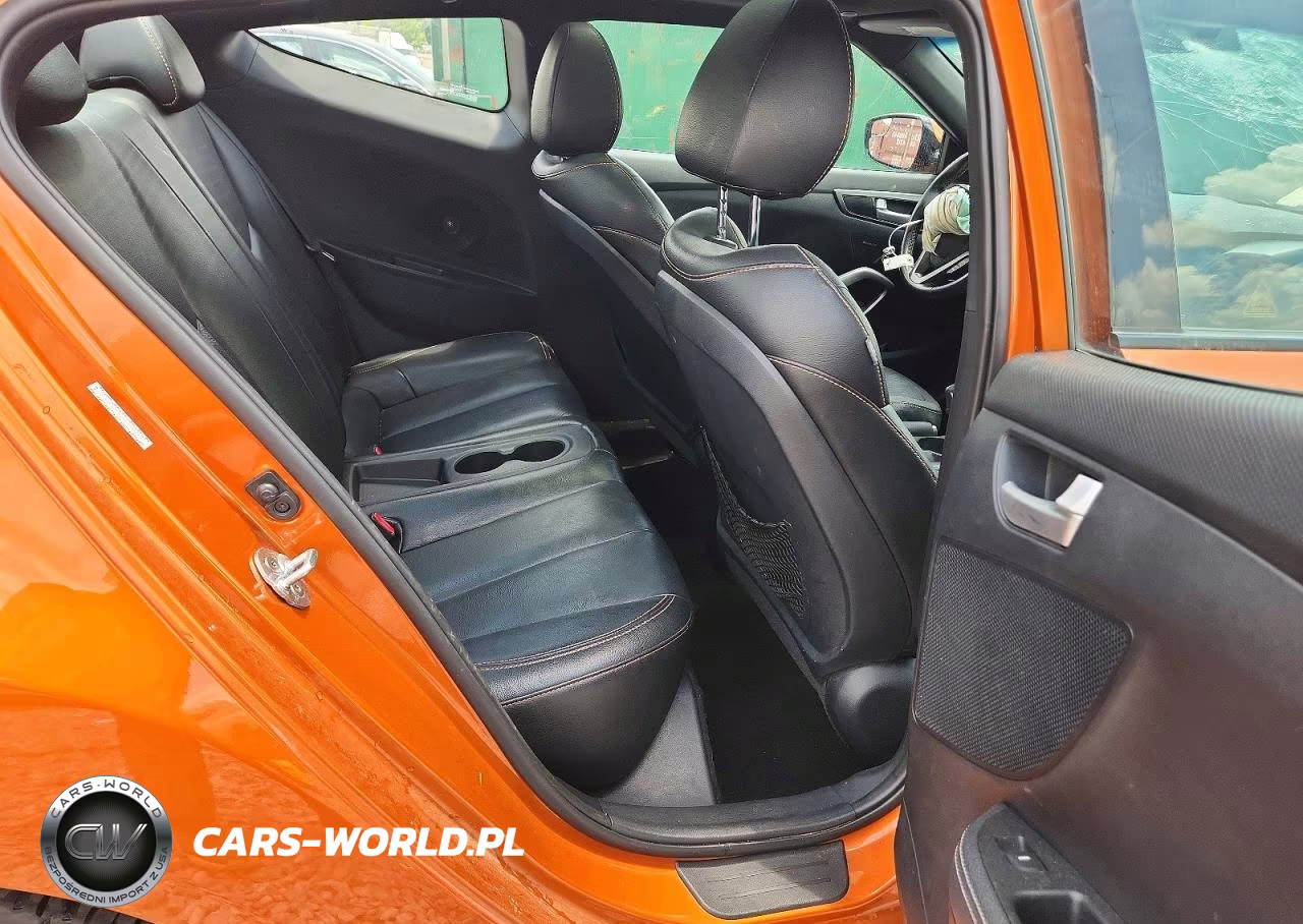 2016 Hyundai Veloster Turbo VIN:KMHTC6AE4GU296141 - 10