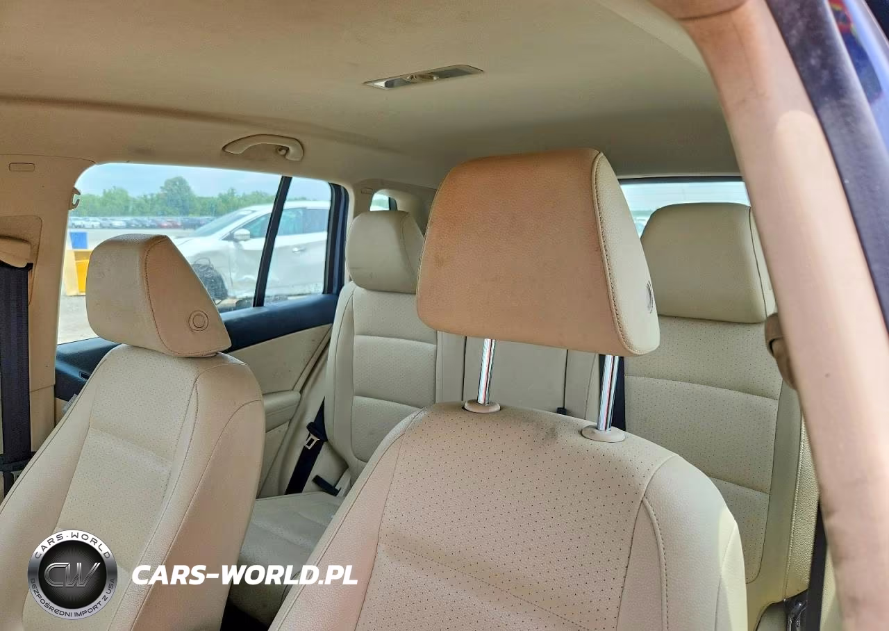 2016 Volkswagen Tiguan S VIN:WVGAV7AX3GW600699 - 10