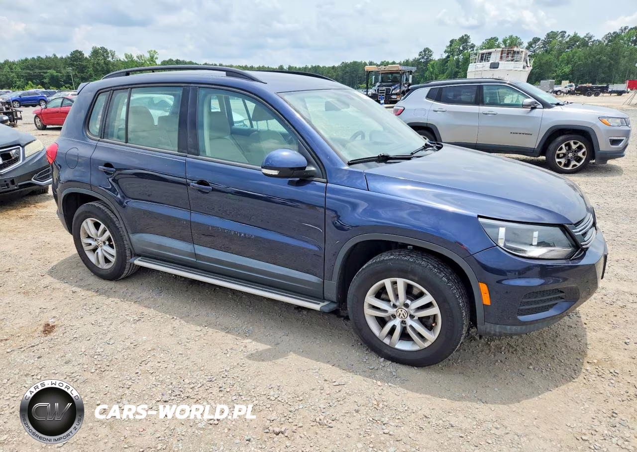 2016 Volkswagen Tiguan S VIN:WVGAV7AX3GW600699 - 4