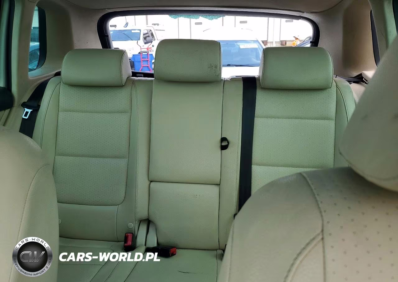 2010 Volkswagen Tiguan VIN:WVGBV7AX9AW536261 - 10