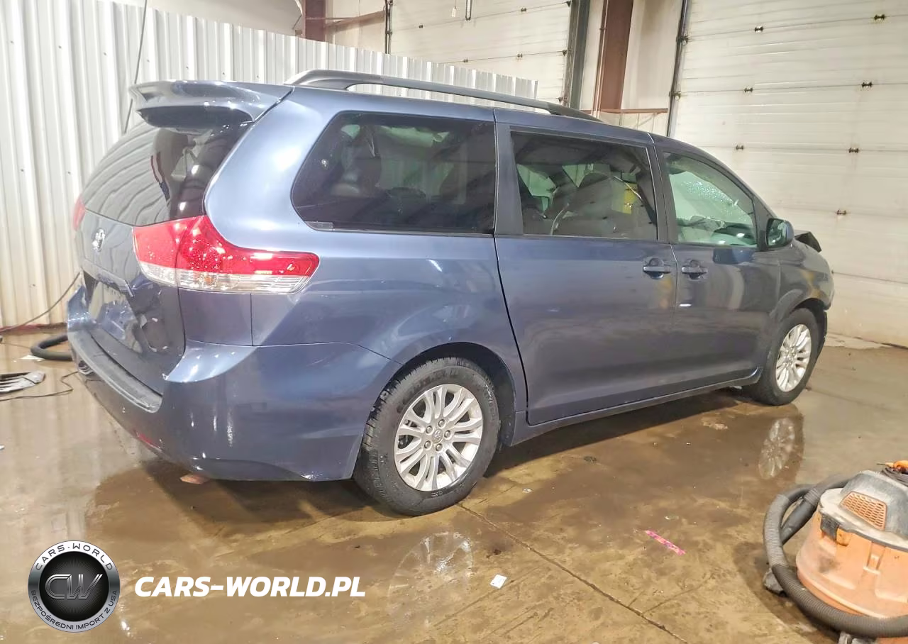 2014 Toyota Sienna Xle 8-Passenger VIN:5TDYK3DCXES459592 - 3
