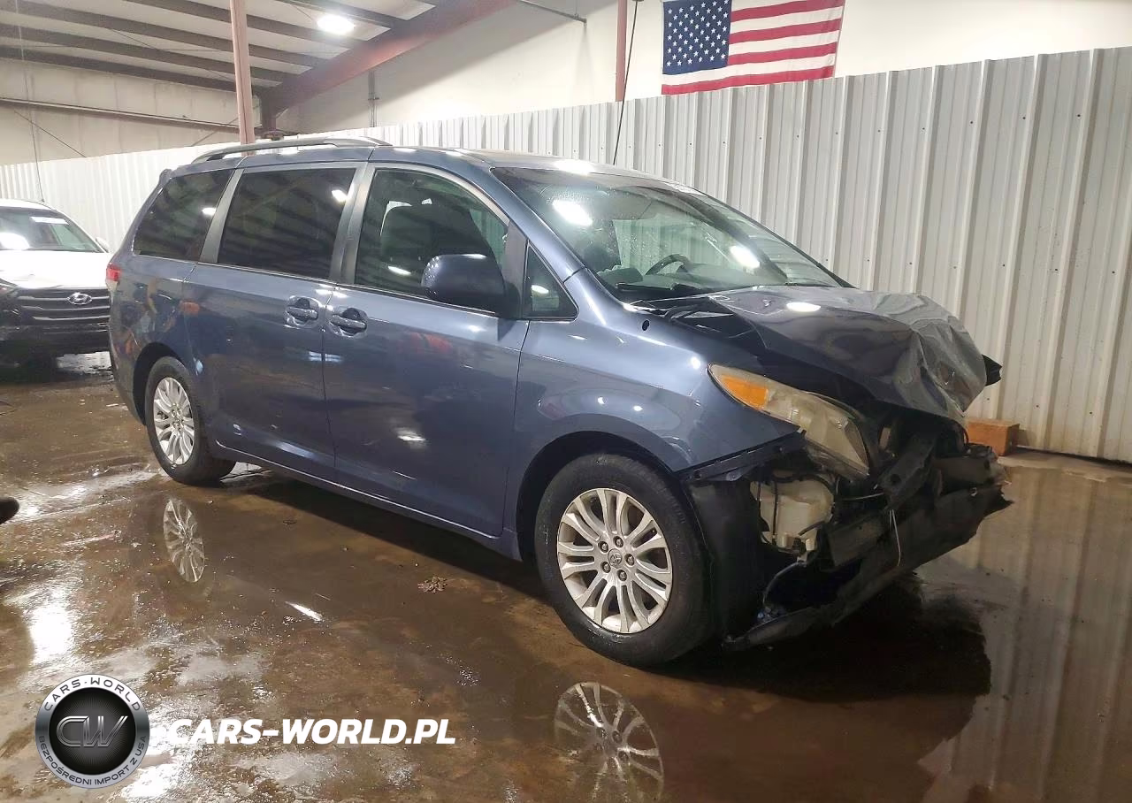 2014 Toyota Sienna Xle 8-Passenger VIN:5TDYK3DCXES459592 - 4