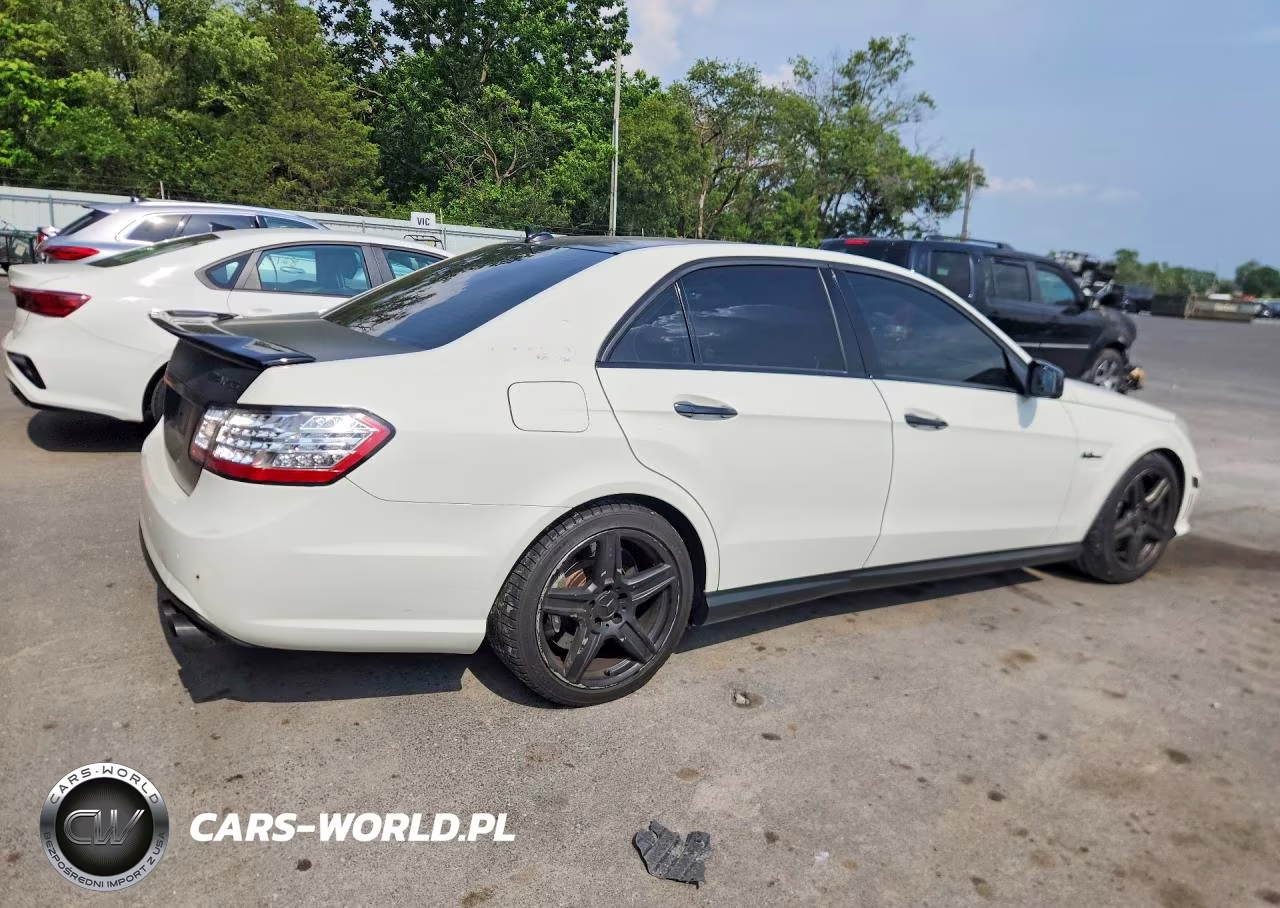 2010 Mercedes-Benz E 63 Amg VIN:WDDHF7HBXAA117067 - 3