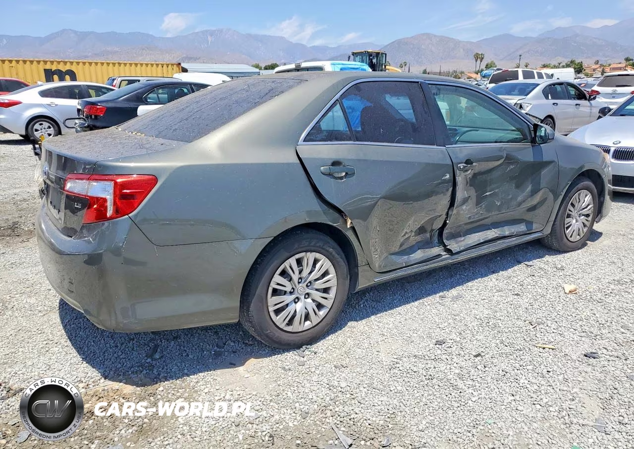 2014 Toyota Camry Le VIN:4T4BF1FKXER380696 - 3