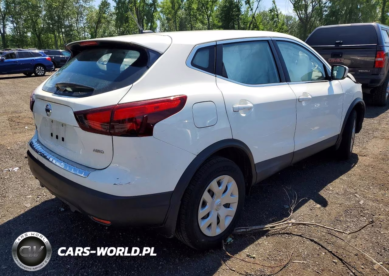 2019 Nissan Rogue Sport S VIN:JN1BJ1CR8KW352753 - 3