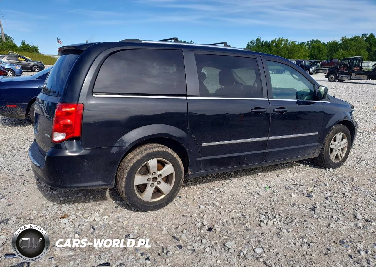 2013 Dodge Grand Caravan Crew VIN:2C4RDGDG8DR570349 - 3