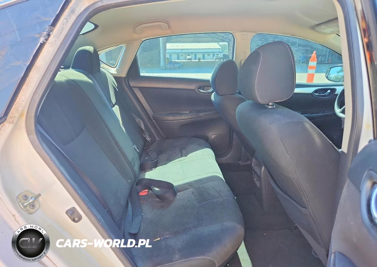 2018 Nissan Sentra S VIN:3N1AB7AP7JY257069 - 10