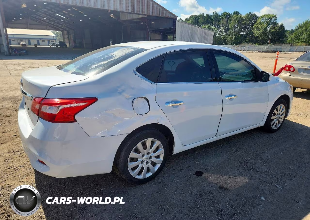2018 Nissan Sentra S VIN:3N1AB7AP7JY257069 - 3