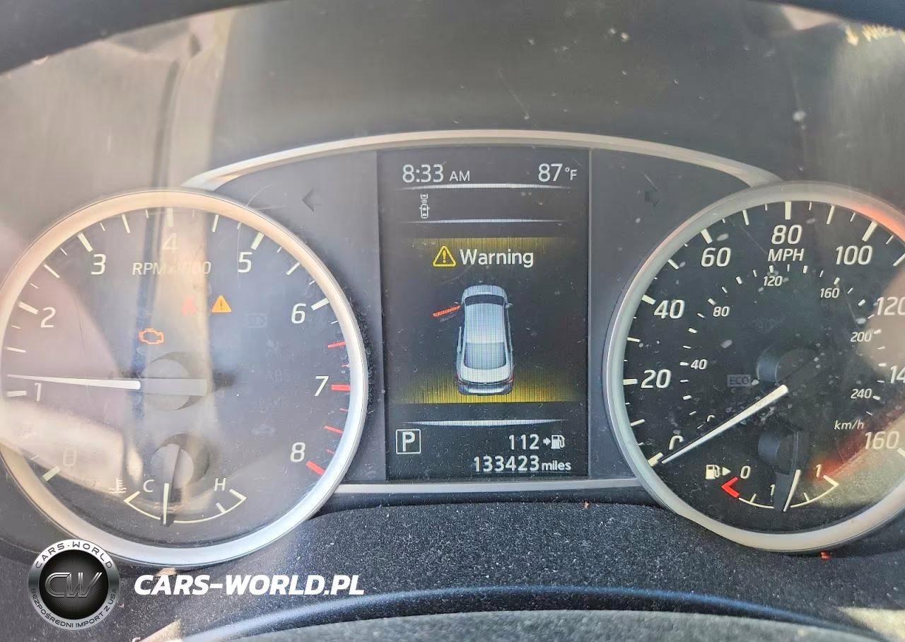 2018 Nissan Sentra S VIN:3N1AB7AP7JY257069 - 9