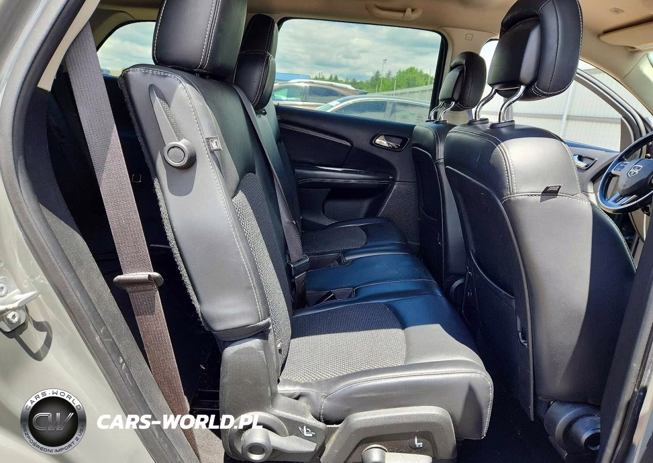 2019 Dodge Journey Crossroad VIN:3C4PDDGG4KT805230 - 11