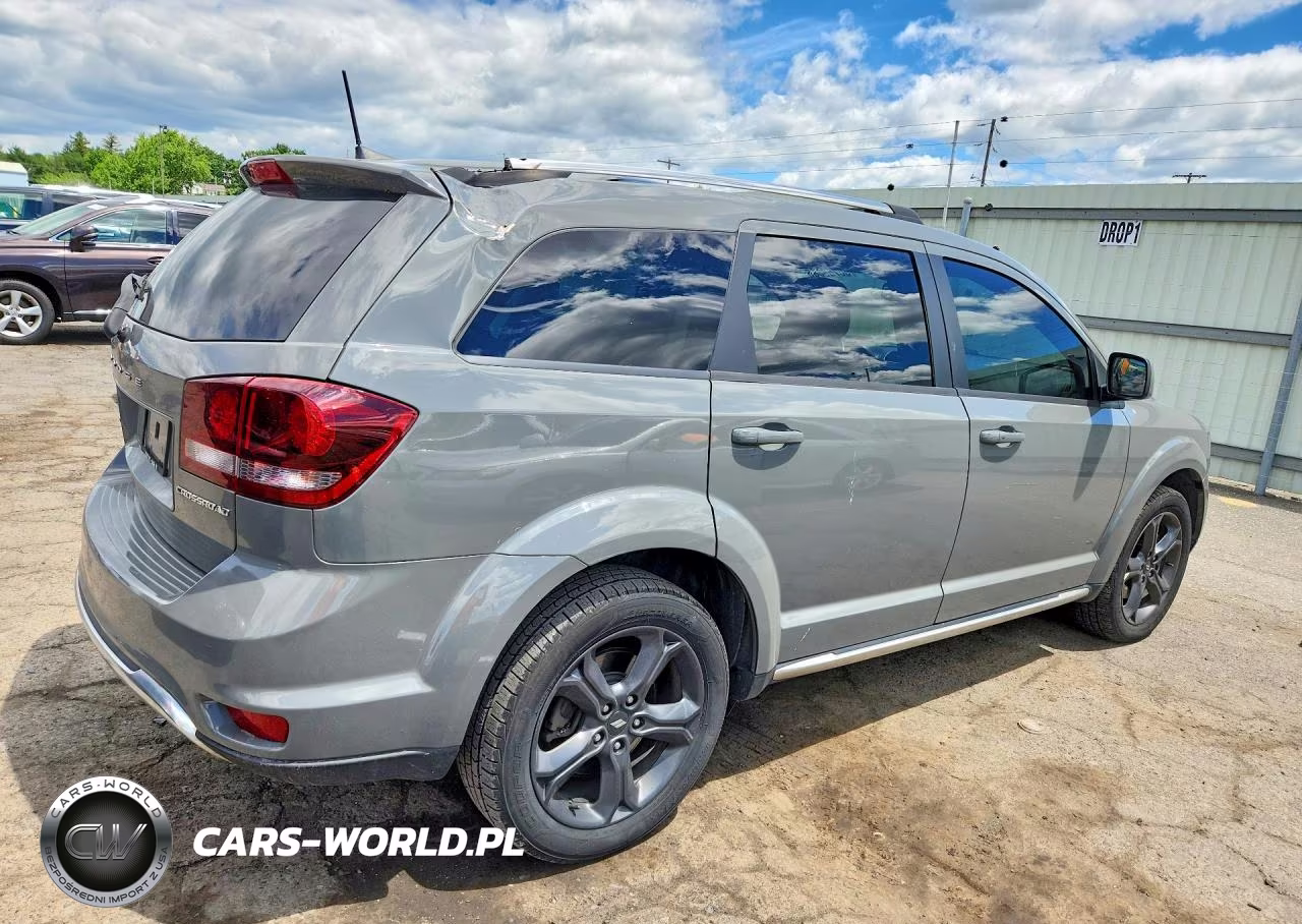 2019 Dodge Journey Crossroad VIN:3C4PDDGG4KT805230 - 3