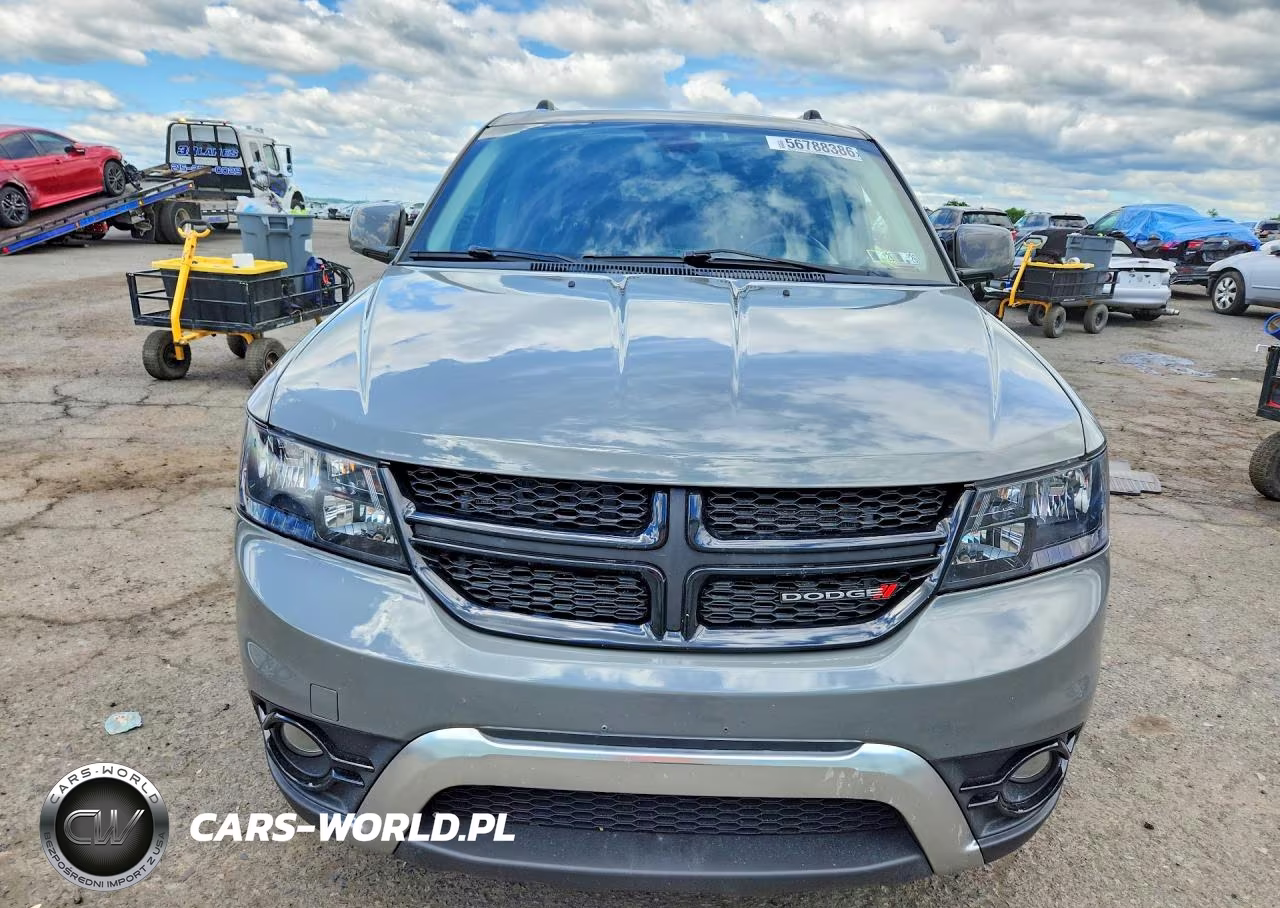 2019 Dodge Journey Crossroad VIN:3C4PDDGG4KT805230 - 5