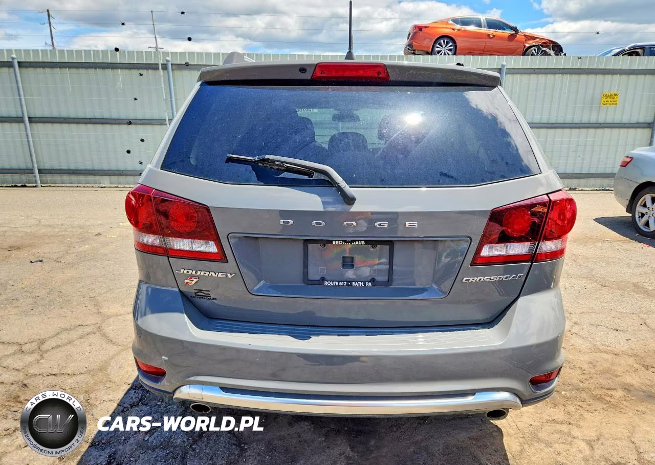 2019 Dodge Journey Crossroad VIN:3C4PDDGG4KT805230 - 6