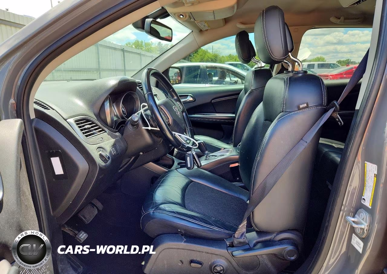 2019 Dodge Journey Crossroad VIN:3C4PDDGG4KT805230 - 7