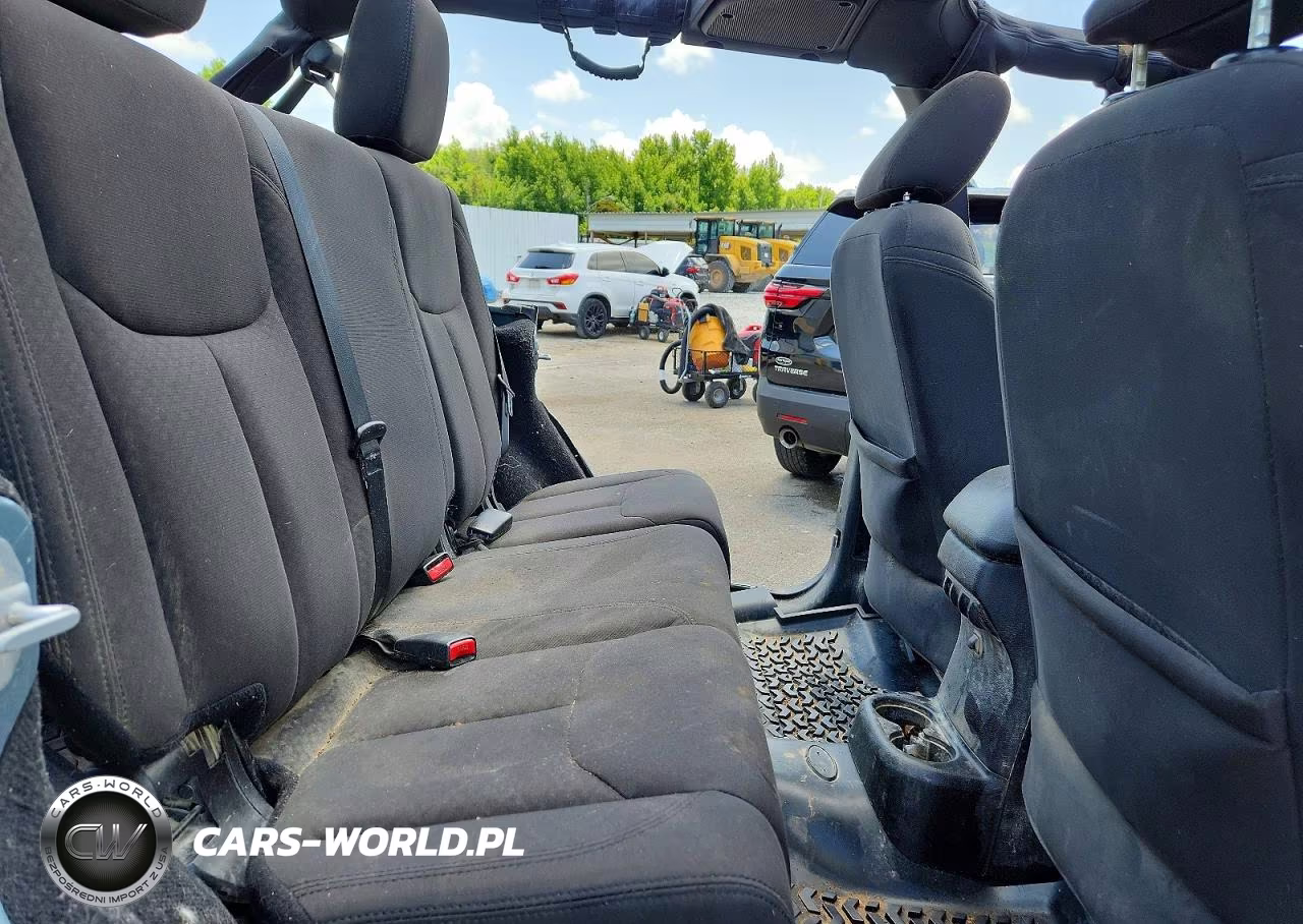 2015 Jeep Wrangler Unlimited Sport VIN:1C4BJWDG6FL698539 - 11