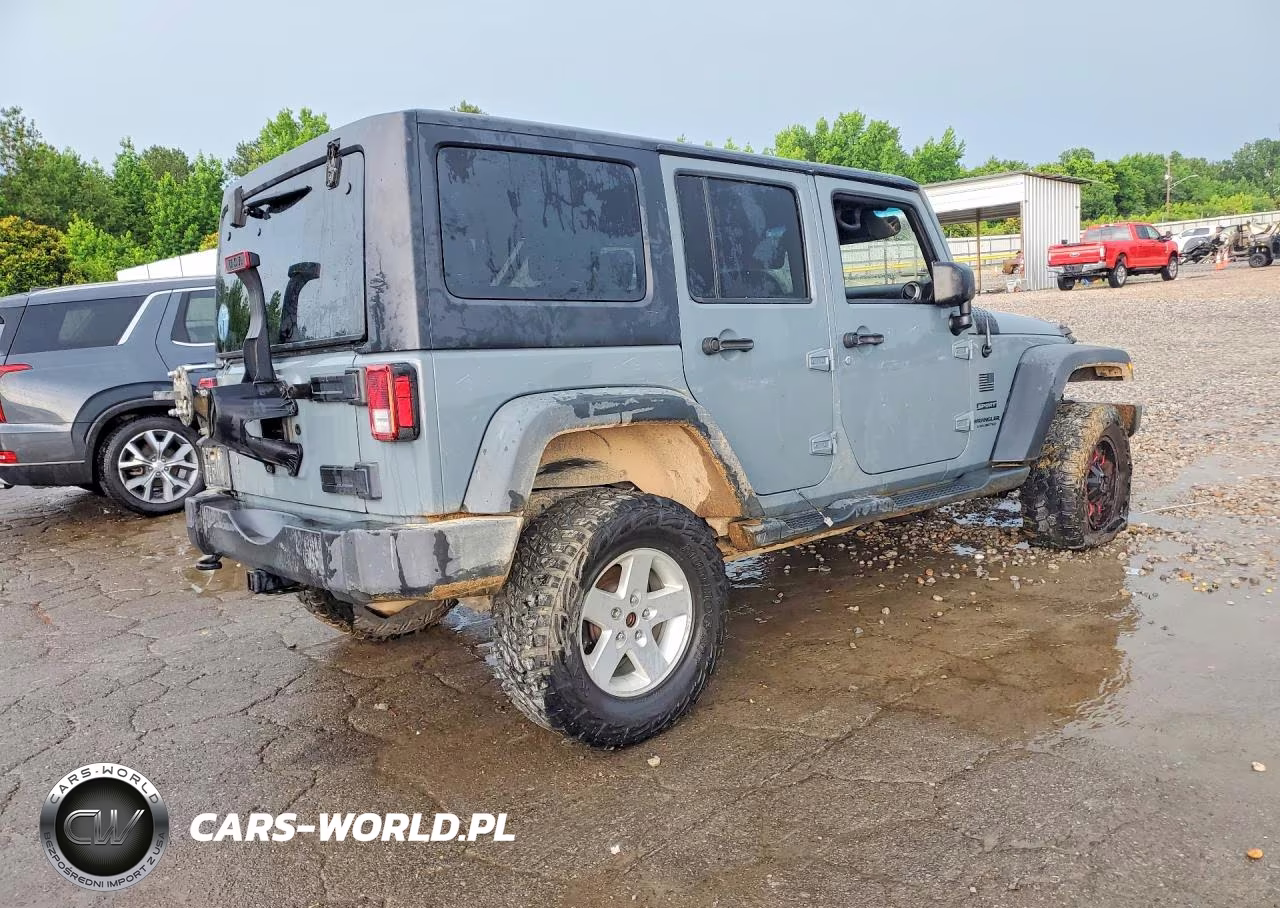 2015 Jeep Wrangler Unlimited Sport VIN:1C4BJWDG6FL698539 - 3