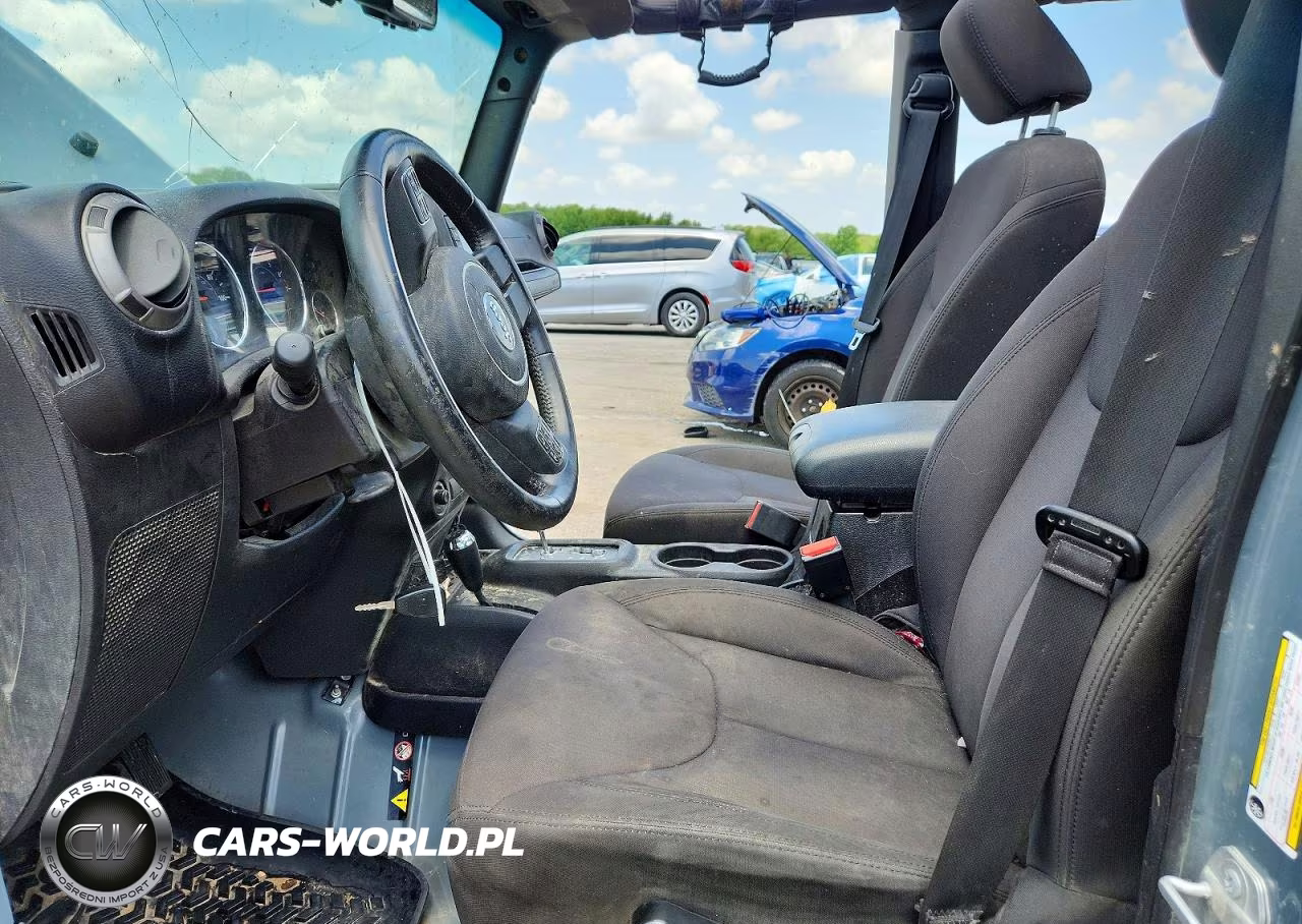 2015 Jeep Wrangler Unlimited Sport VIN:1C4BJWDG6FL698539 - 7