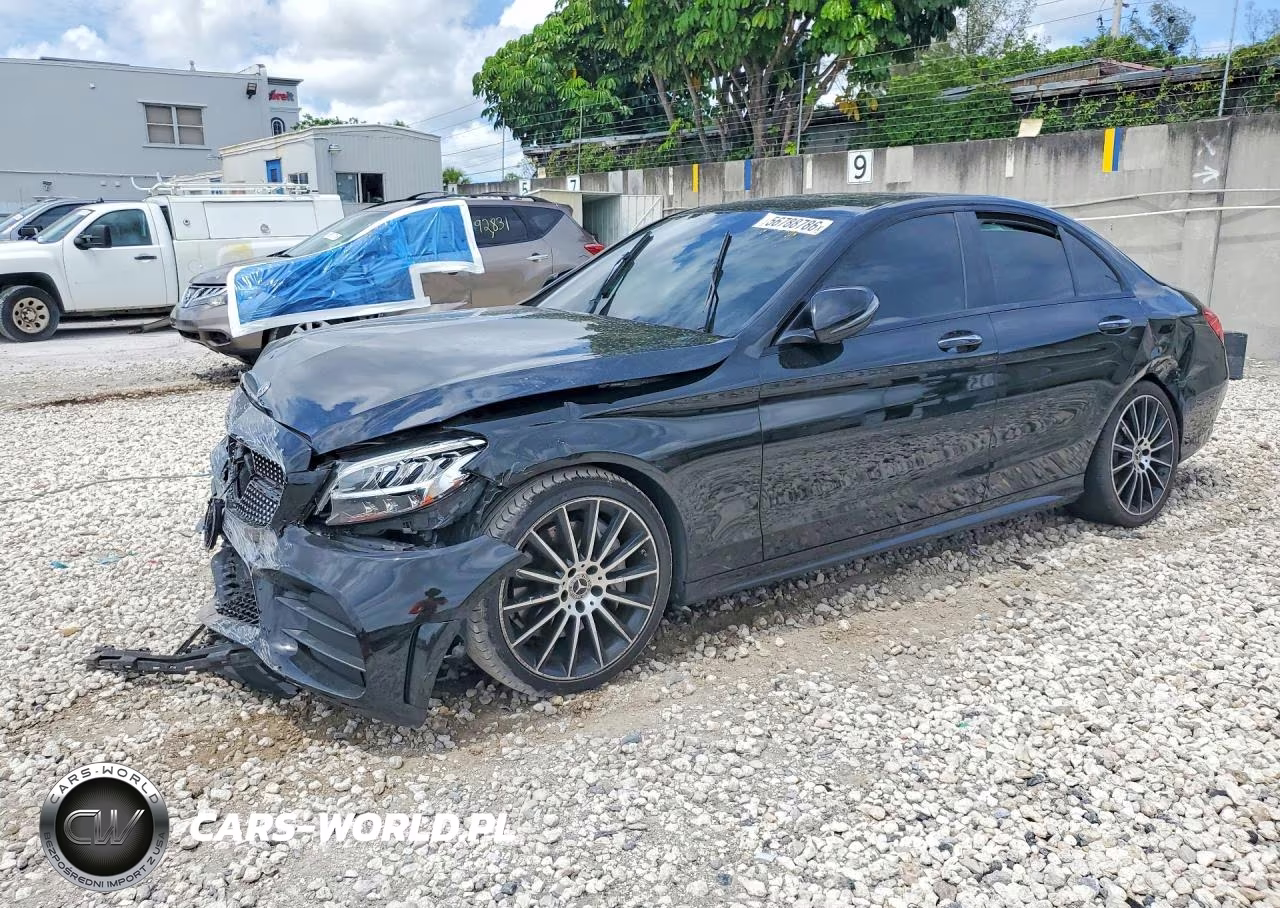 2019 Mercedes-Benz C 300 – zdjęcie 1 z 12