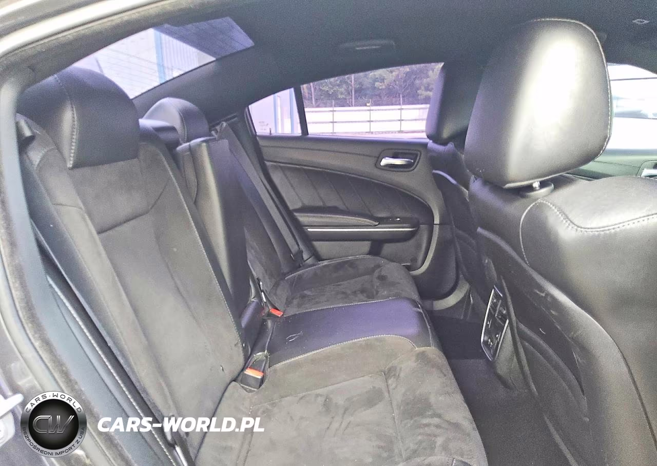 2019 Dodge Charger Scat Pack VIN:2C3CDXGJ7KH564014 - 10