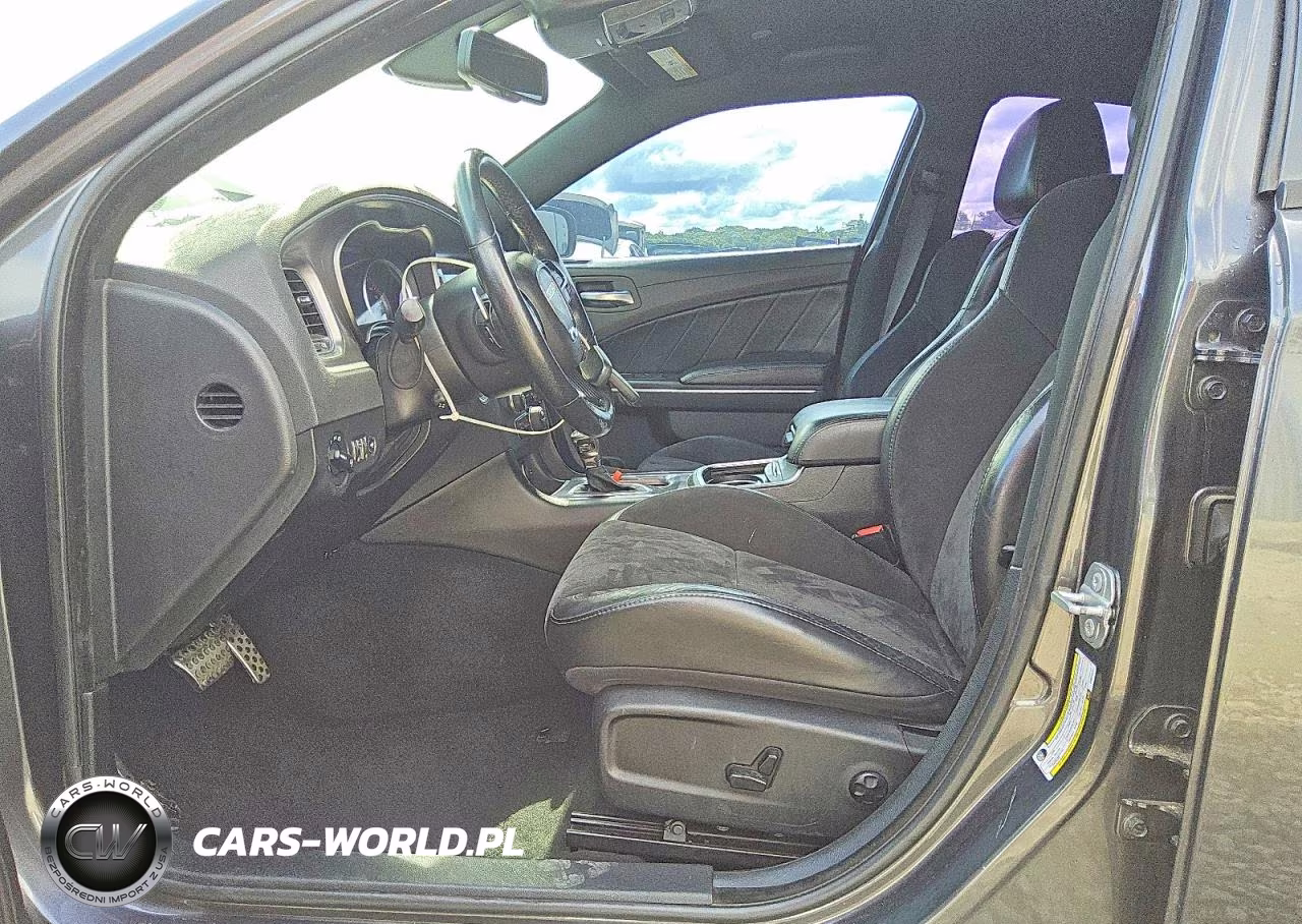 2019 Dodge Charger Scat Pack VIN:2C3CDXGJ7KH564014 - 7