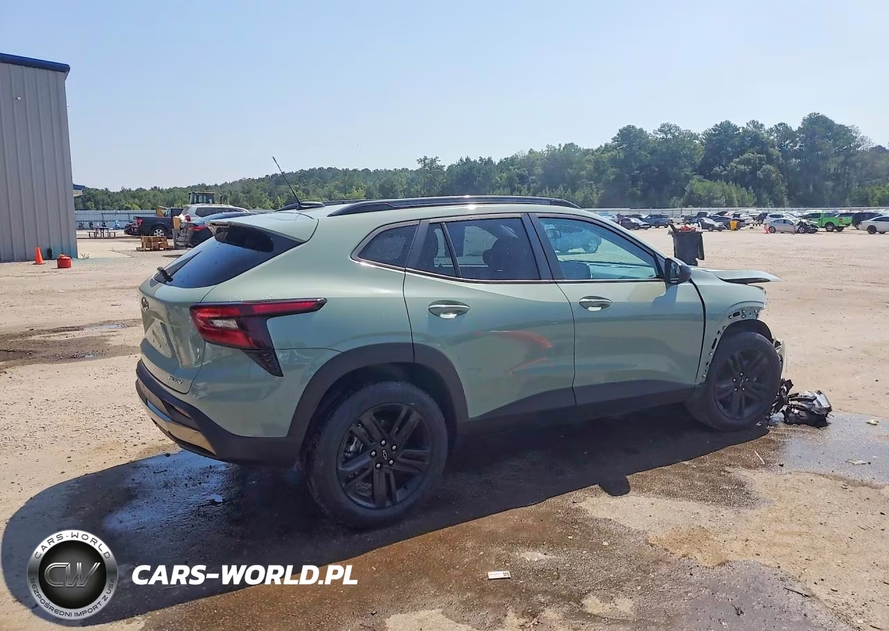 2025 Chevrolet Trax Activ VIN:KL77LKEPXSC079358 - 3
