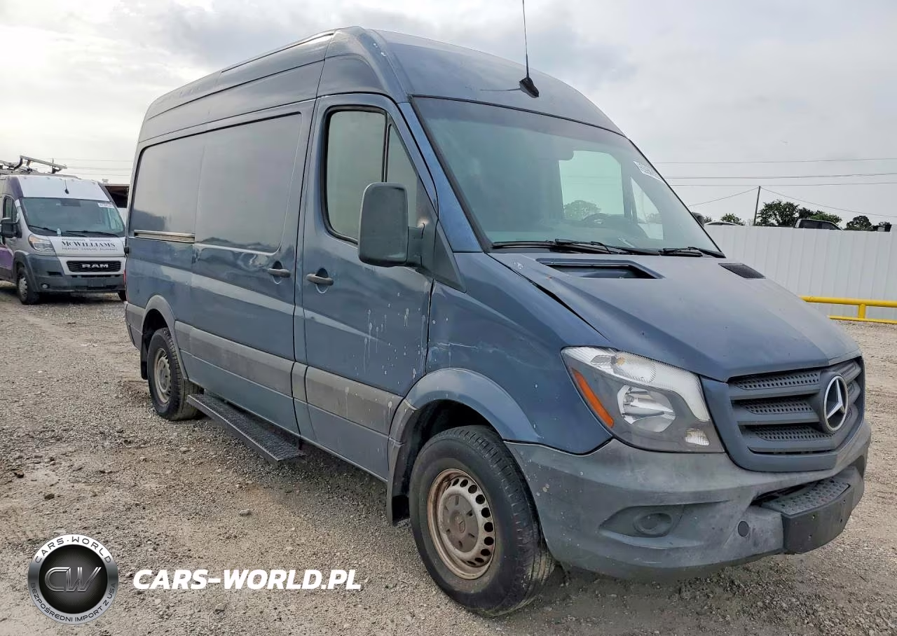 2018 Mercedes Benz Sprinter 2500 Delivery Van VIN:WD3PE7CD3JP622442 - 4