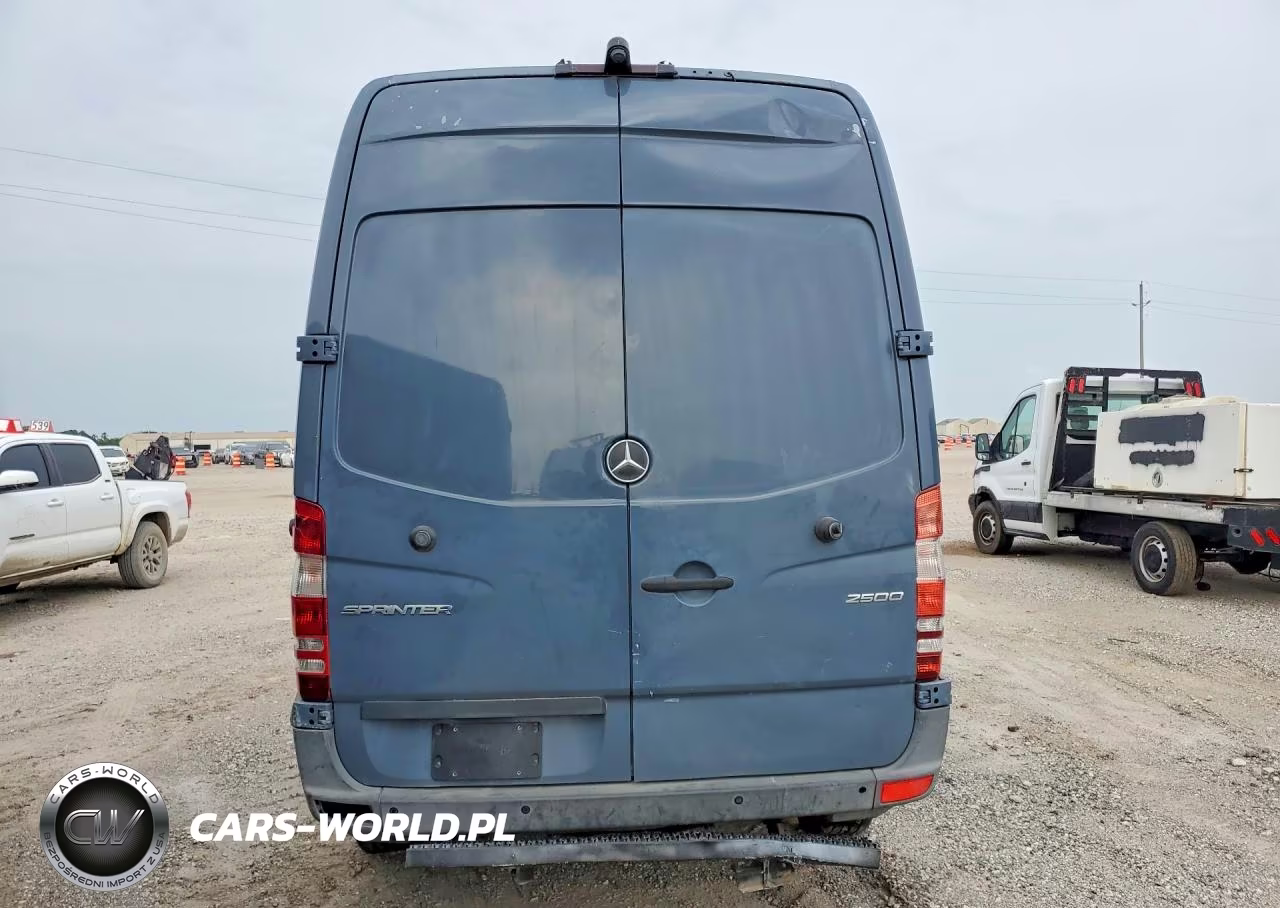 2018 Mercedes Benz Sprinter 2500 Delivery Van VIN:WD3PE7CD3JP622442 - 6