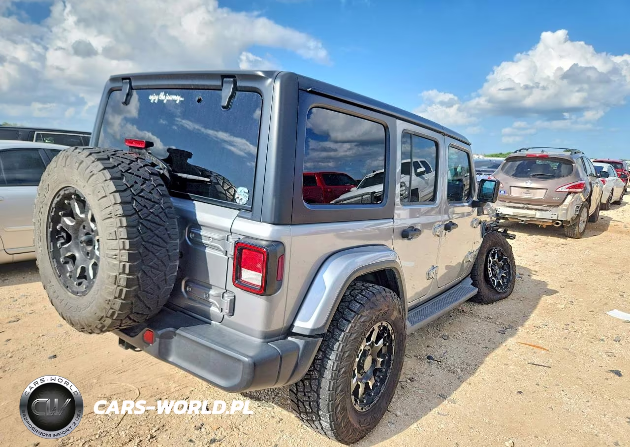 2019 Jeep Wrangler Unlimited Sahara VIN:1C4HJXEN6KW591836 - 3
