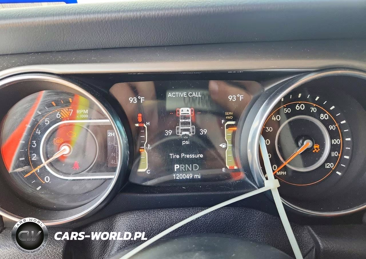 2019 Jeep Wrangler Unlimited Sahara VIN:1C4HJXEN6KW591836 - 9