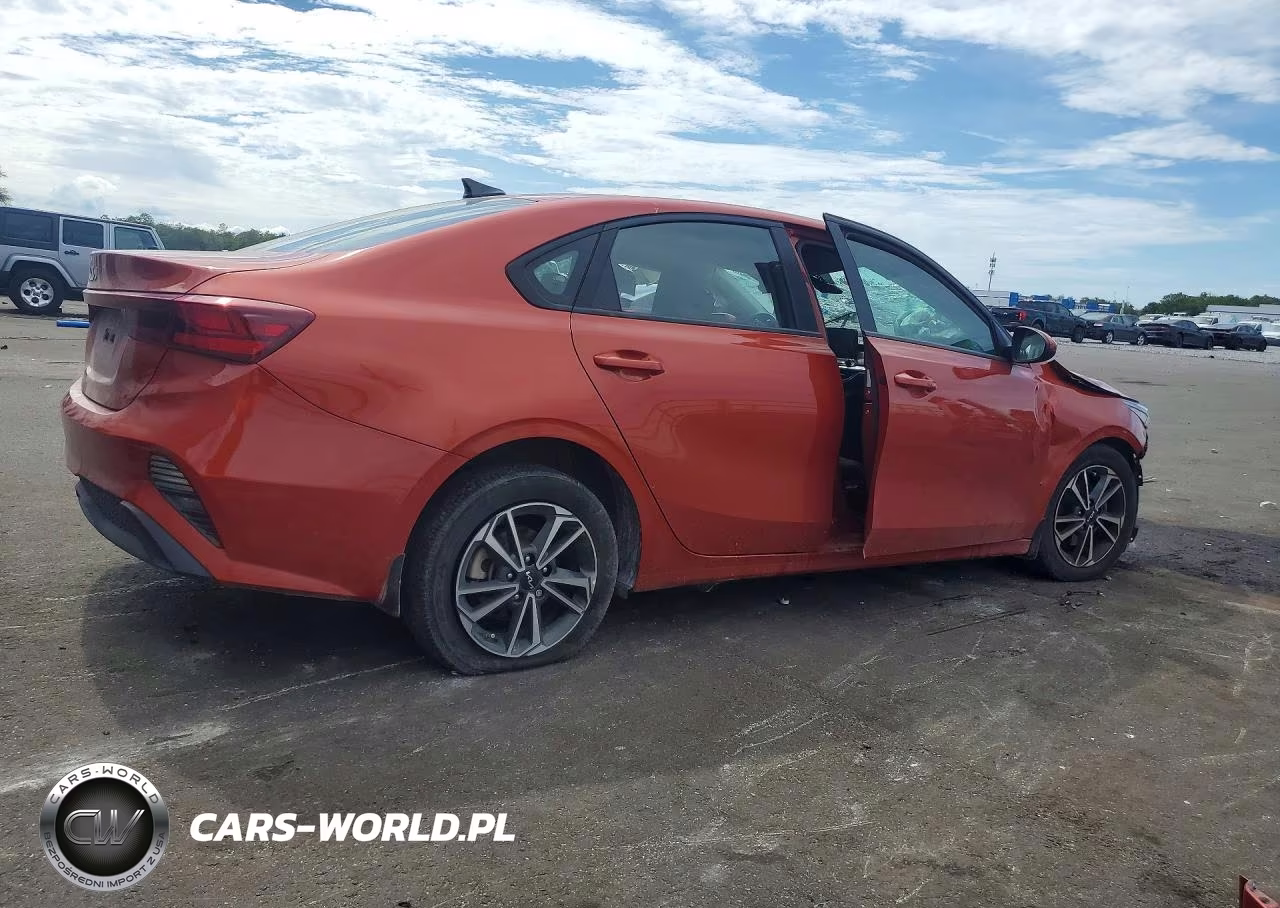 2023 Kia Forte Lxs VIN:3KPF24AD6PE573502 - 3