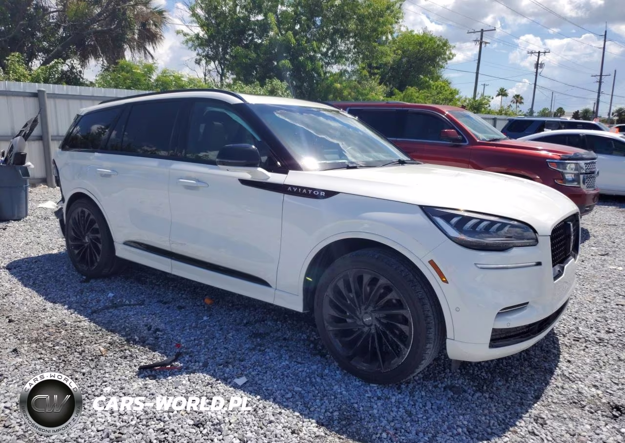 2023 Lincoln Aviator Reserve VIN:5LM5J7WCXPGL21986 - 4