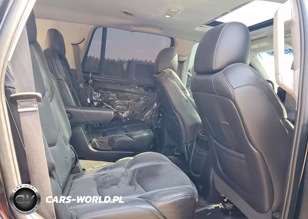2018 Cadillac Escalade Luxury VIN:1GYS3BKJ2JR104451 - 10