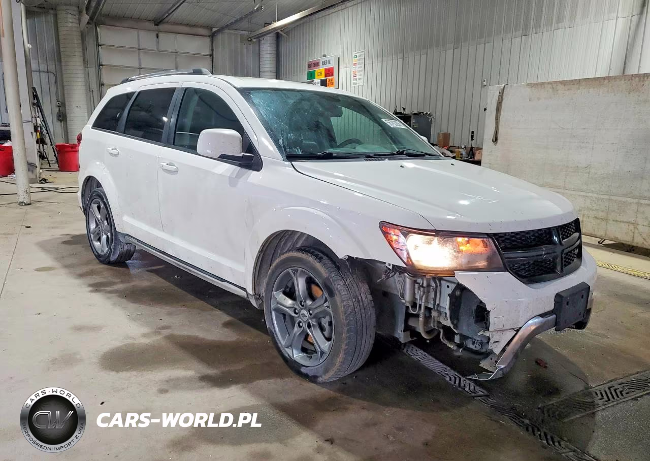 2018 Dodge Journey Crossroad VIN:3C4PDCGG6JT156815 - 4