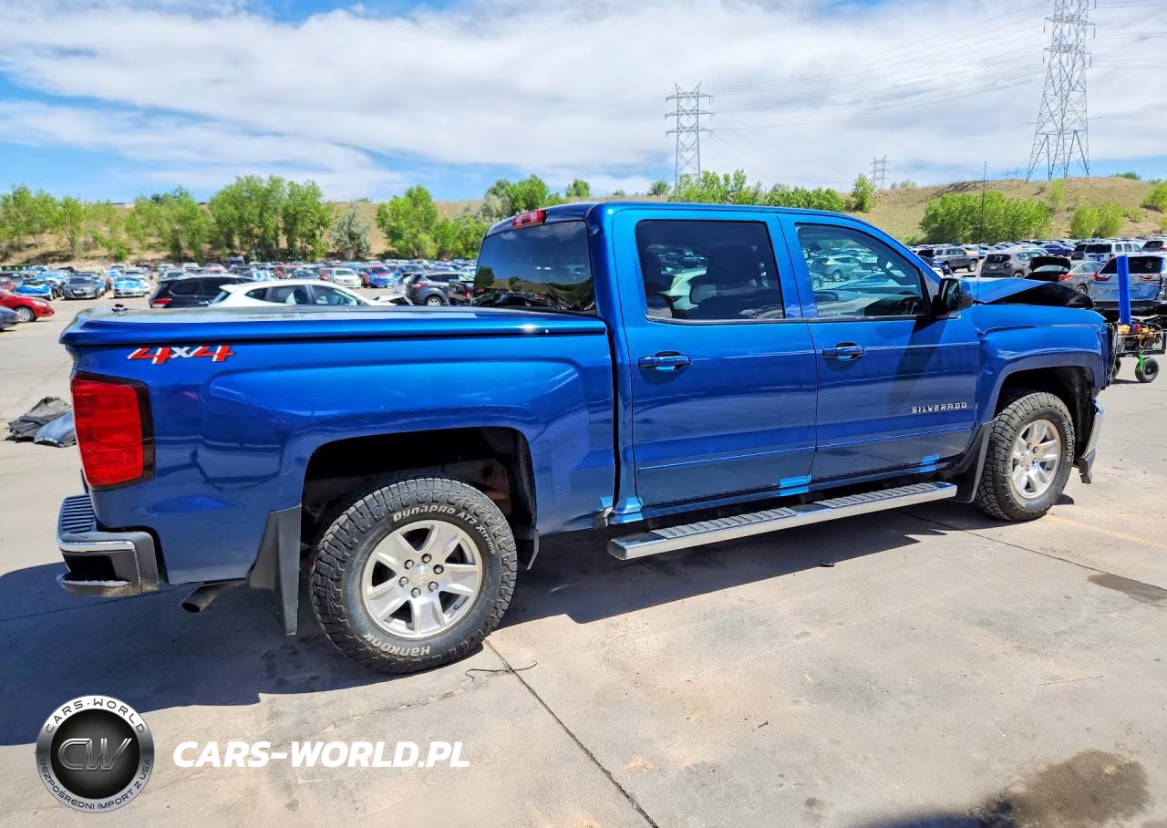 2018 Chevrolet Silverado K1500 Lt VIN:3GCUKREC5JG257011 - 3