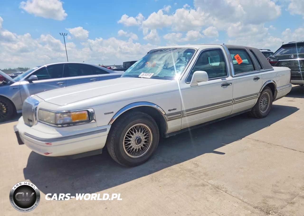 1997 Lincoln Town Car Signature