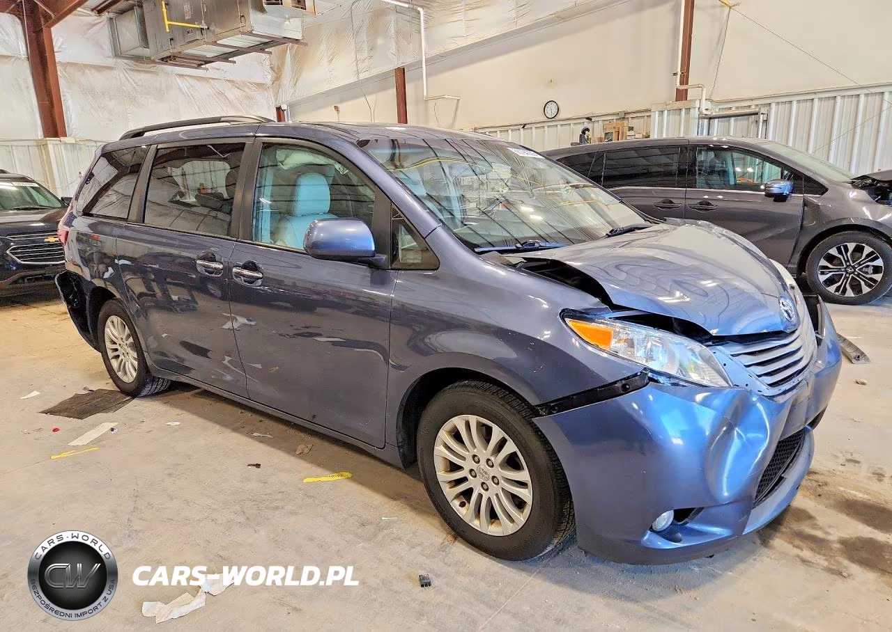 2016 Toyota Sienna Xle 8-Passenger VIN:5TDYK3DCXGS725325 - 4