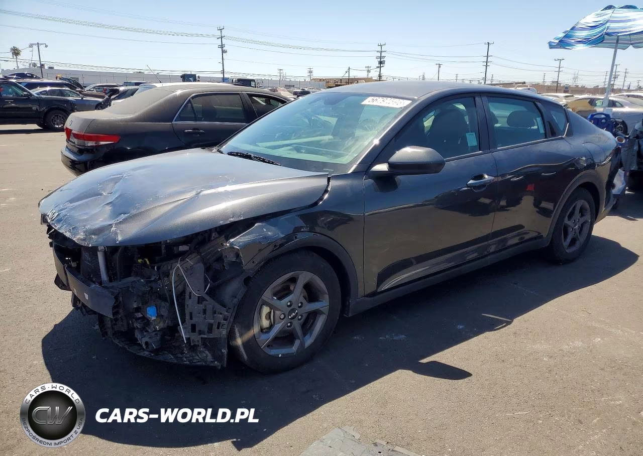 2025 Kia K4 Lx – zdjęcie 1 z 13
