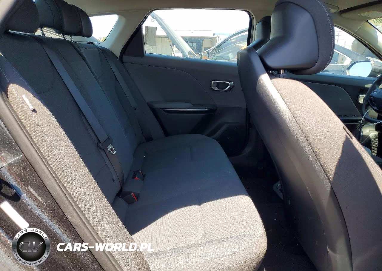 2025 Kia K4 Lx VIN:3KPFT4DE1SE031413 - 10