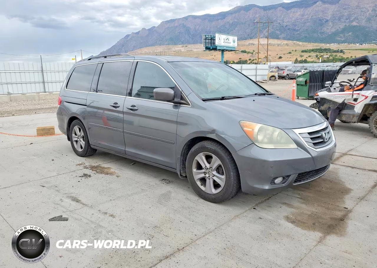 2010 Honda Odyssey Touring VIN:5FNRL3H95AB018905 - 4