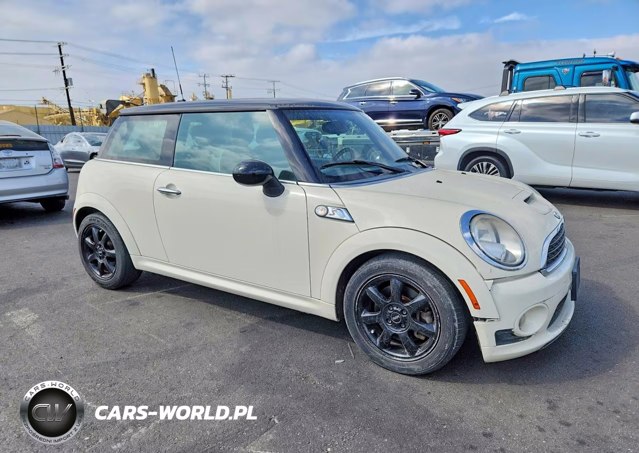 2010 Mini Cooper S VIN:WMWMF7C59ATZ70958 - 4