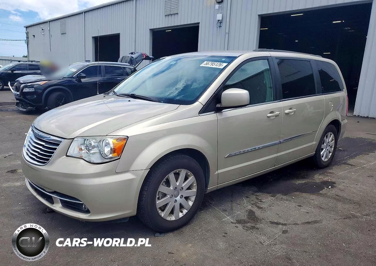 2015 Chrysler Town & Country Touring – zdjęcie 1 z 13
