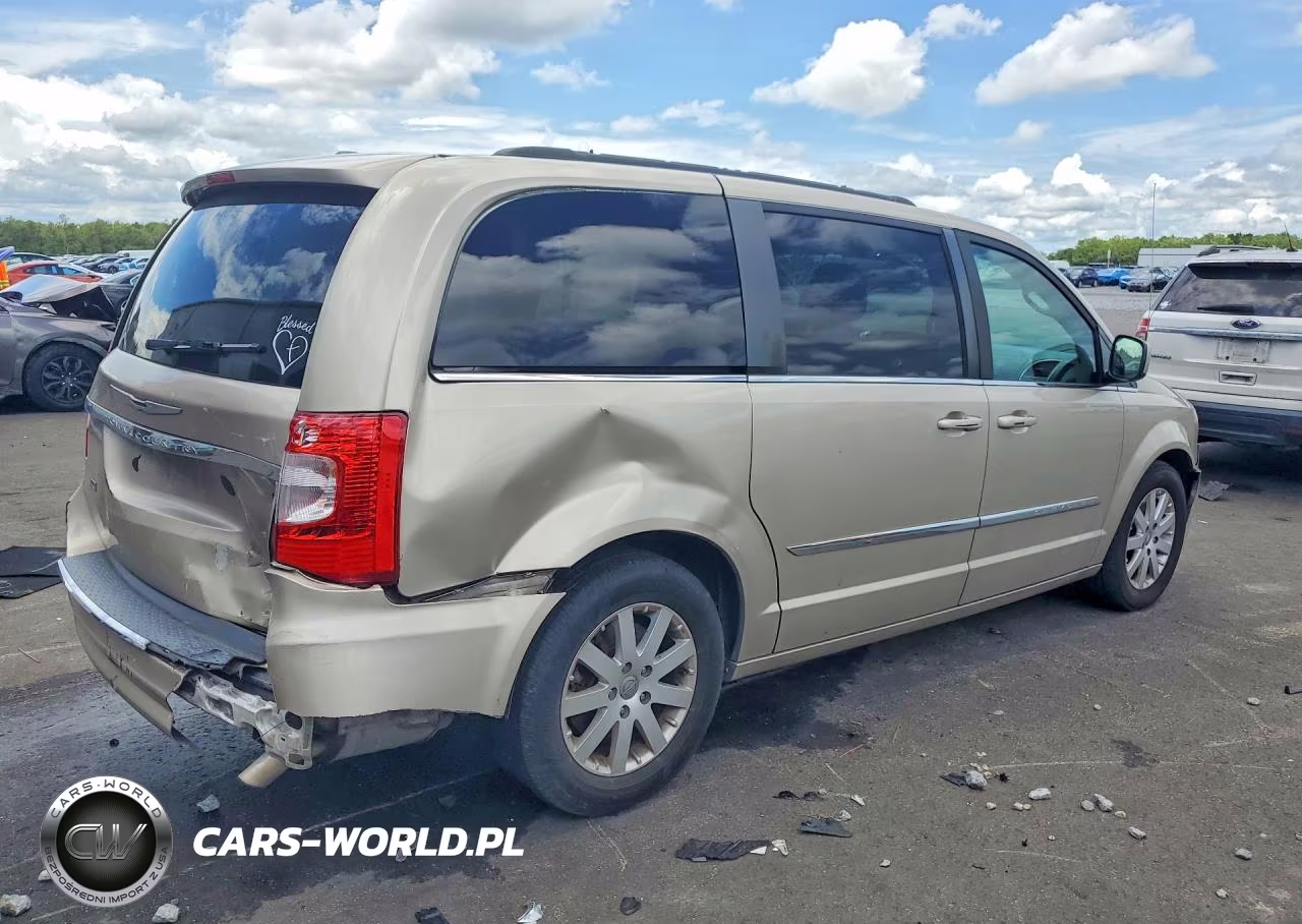 2015 Chrysler Town & Country Touring VIN:2C4RC1BG7FR551801 - 3